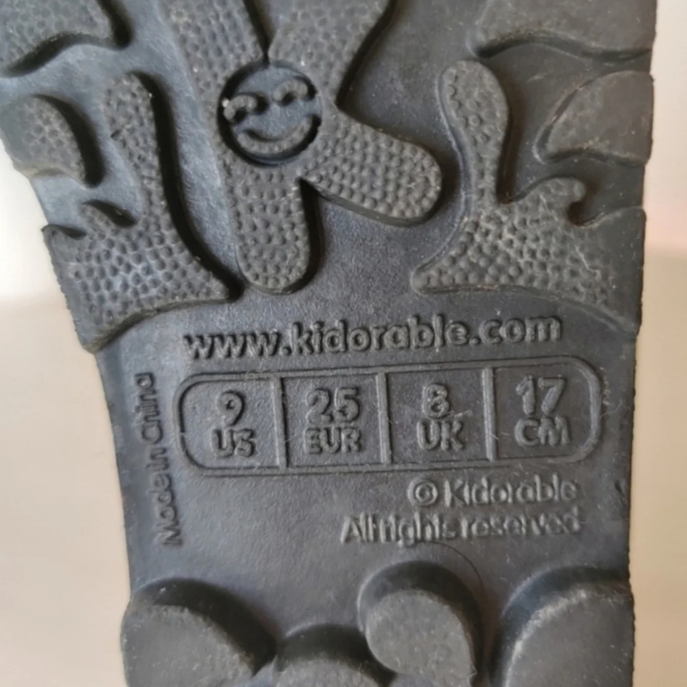 Kidorable Dragon Knight Gray Natural Rubber Rainboots Size 9 toddler